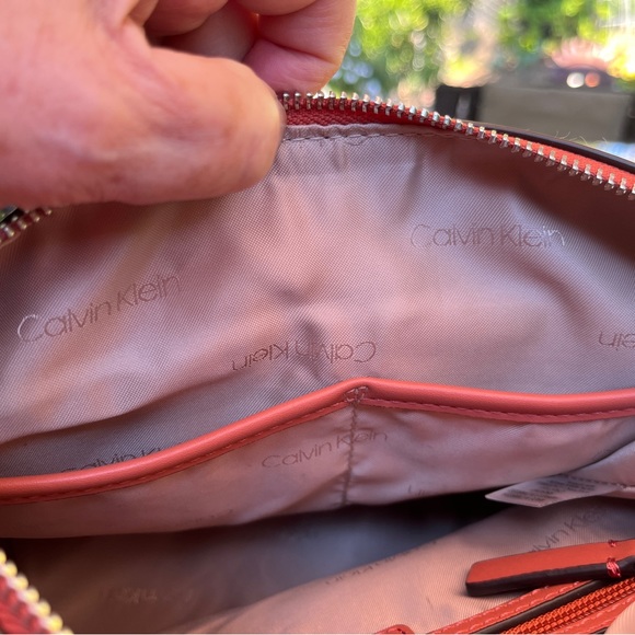 Calvin Klein handbag - Picture 8 of 12
